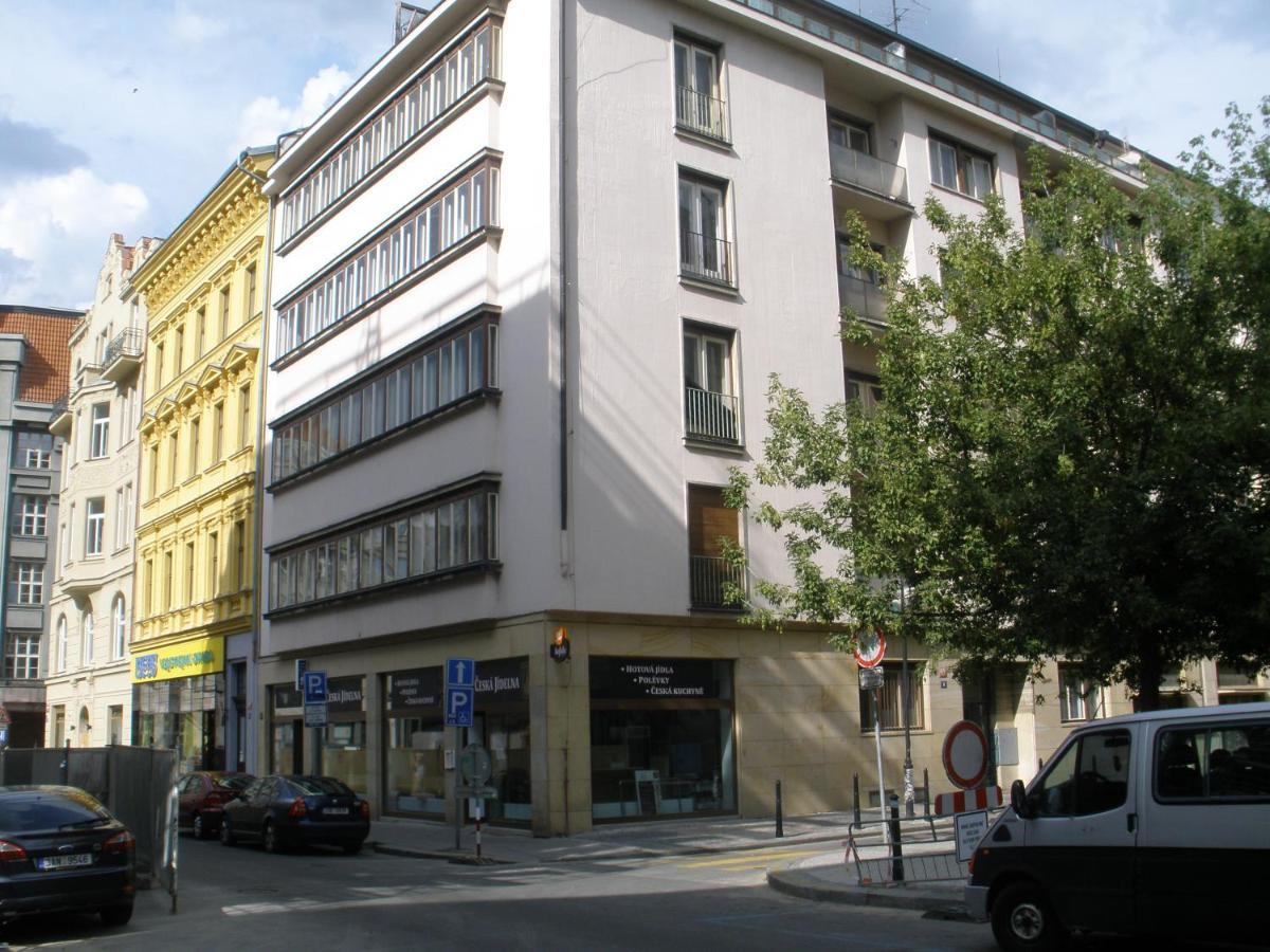 Apartments Tronicek Praga Esterno foto