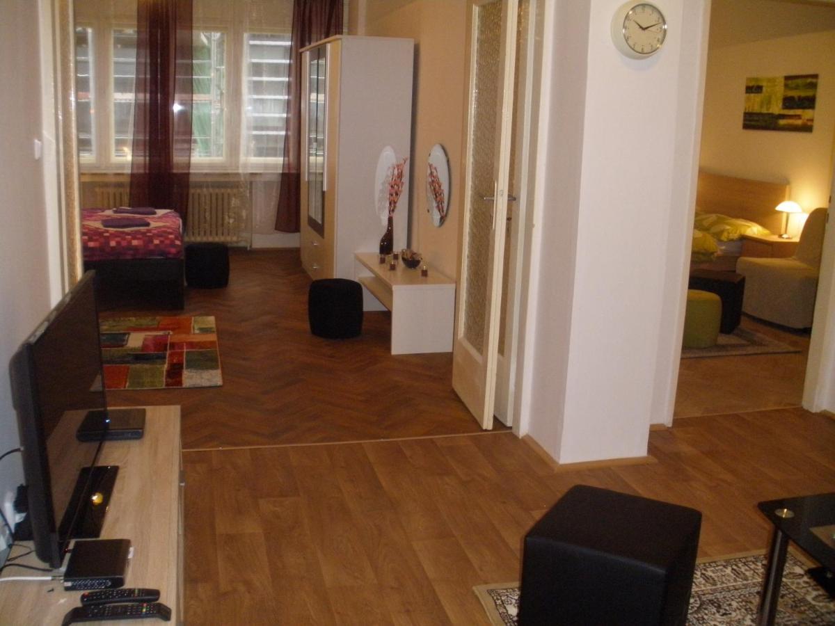 Apartments Tronicek Praga Esterno foto